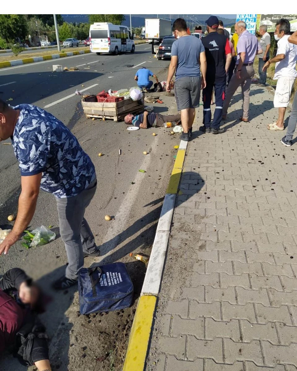 Otomobil patpata çarptı, insanlar yola savruldu